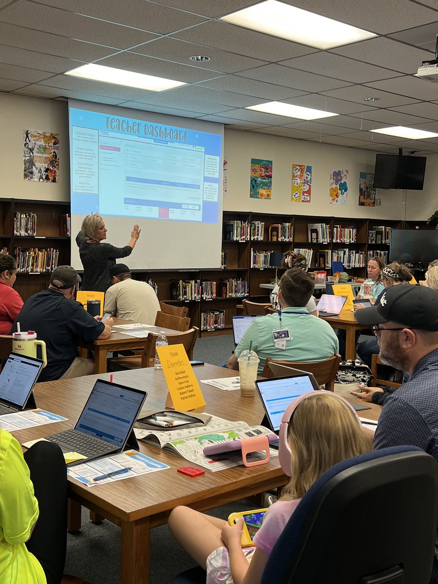 FrenshipMS's tweet photo. Mrs. Kinsey is also giving us the scoop on Progress Learning. #thefms https://t.co/7cmjX69JEG
