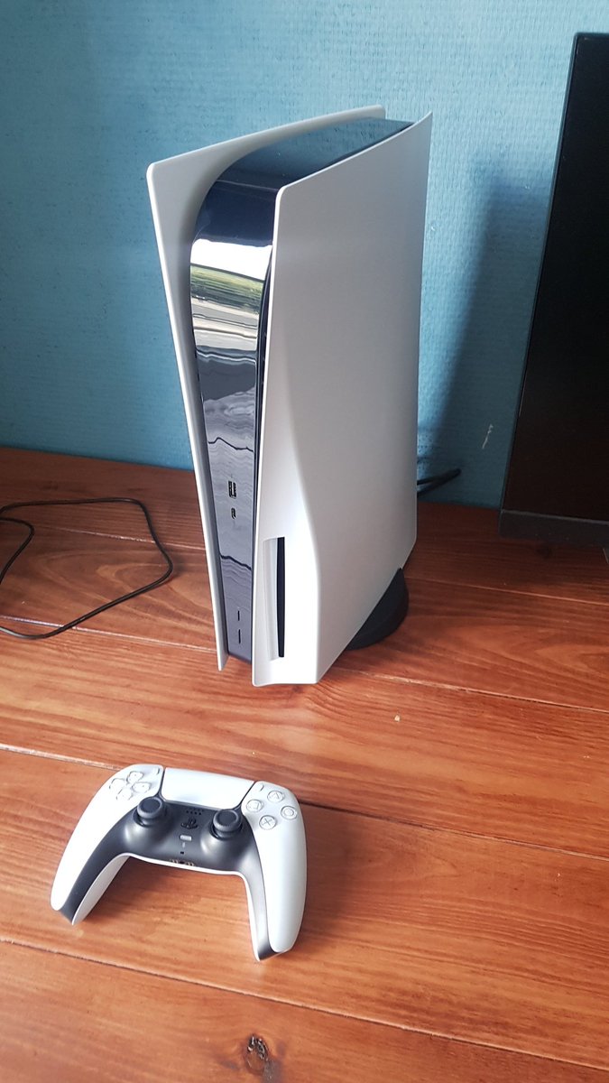 FOXYLATE tweet media