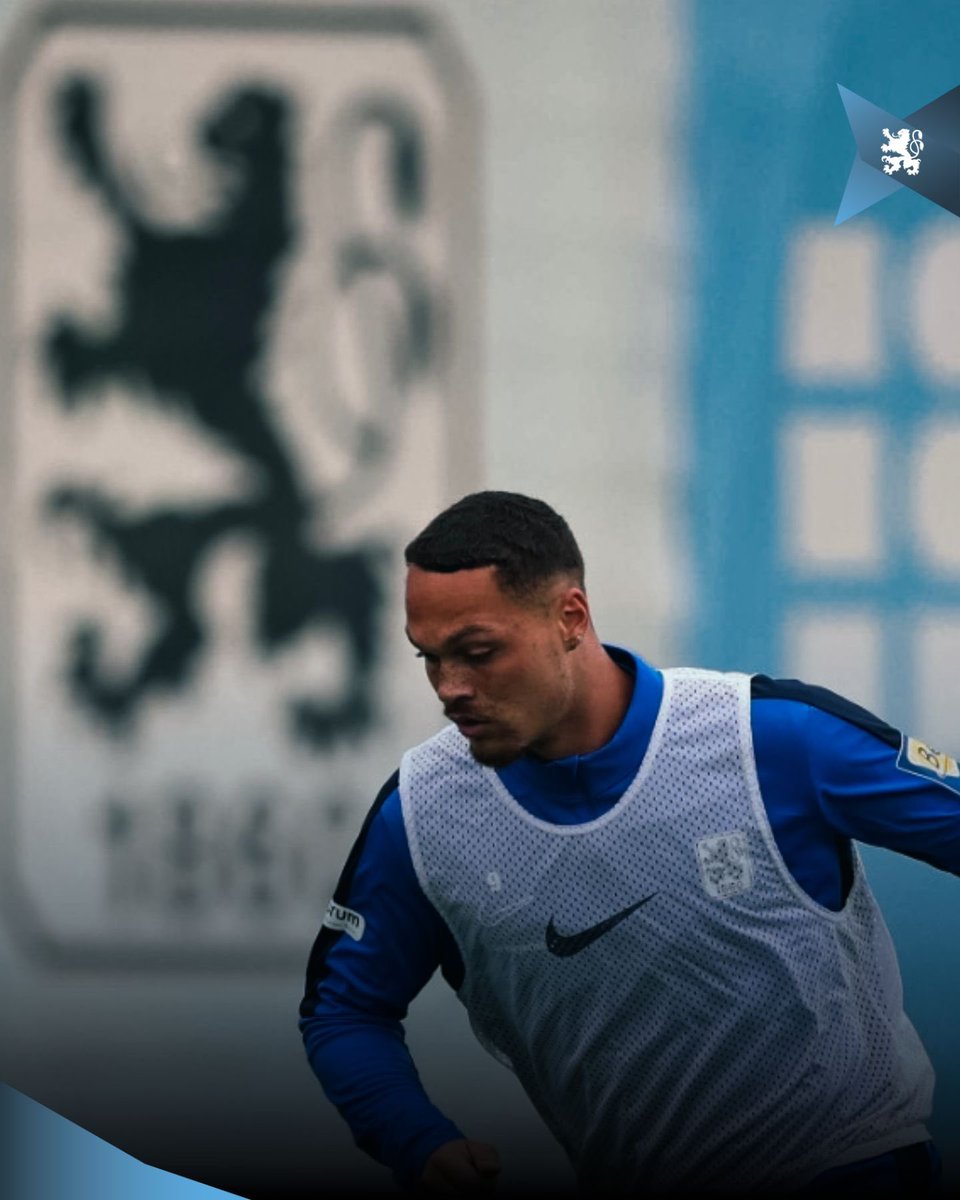 TSV1860's tweet photo. Ganz schön was los heute beim ersten Training von @joelzwarts mit den #Löwen. Danke für Euren Besuch. Für alle anderen hier die besten Bilder 📸🦁
#tsv1860 #ELIL #GemeinsamFürSechzig #JZ9 https://t.co/KY00ttgLB3