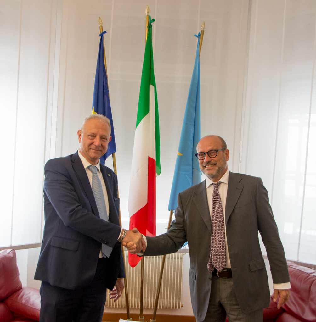 #novità
Classe ’63, laureato in Economia e Commercio, Direttore di banca: questo il profilo di Davide Lepori, nuovo Presidente di #Informest, che succede a Boris Dijust, nel segno di #continuità e l'obiettivo di dare ancora più lustro ad Informest.
👉informest.it/blog/post.aspx…