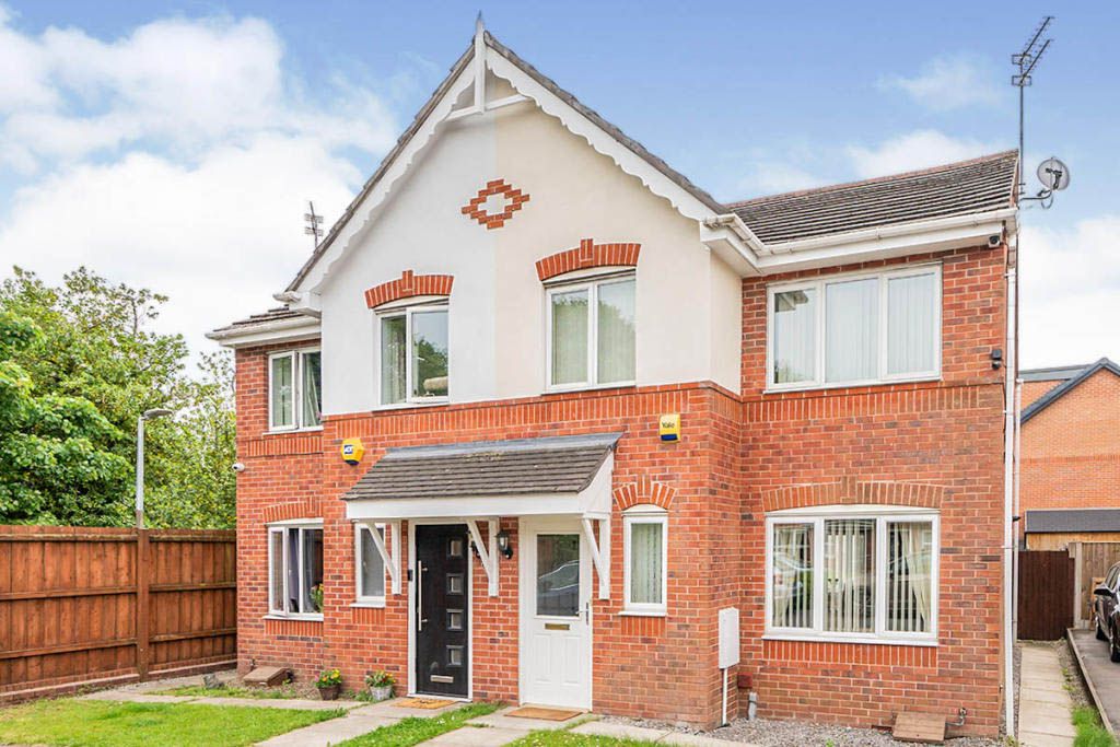 agent_demo's tweet photo. Back on the market - 5 Bed Detached House, A South Parade, Chew Magna, Bristol, £450,000. View details: https://t.co/M1d0p4kJPe https://t.co/NDiyKqGtNn