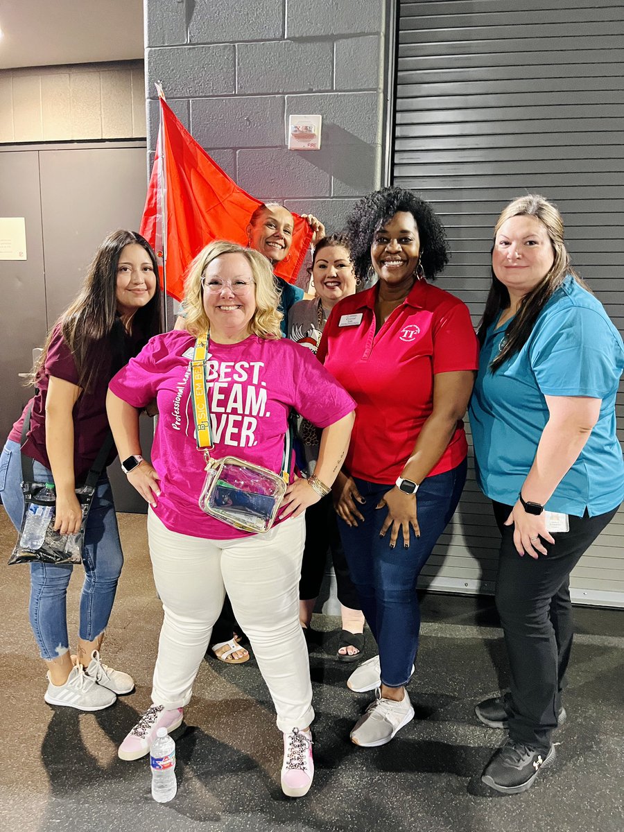 Crystal Lee tweet media