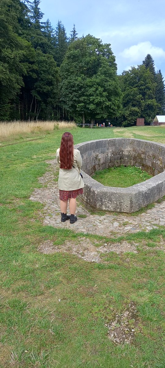 Bena_druuis's tweet photo. Une journée gauloise à Bibracte

Aujourd’hui je vous fais un récit en images de ma visite de l’oppidum des Eduens. Un fil à dérouler. 🧶1/23
#TeamGaulois #twitterantique
📷Bassin de Bibracte https://t.co/YVgsVVRleF
