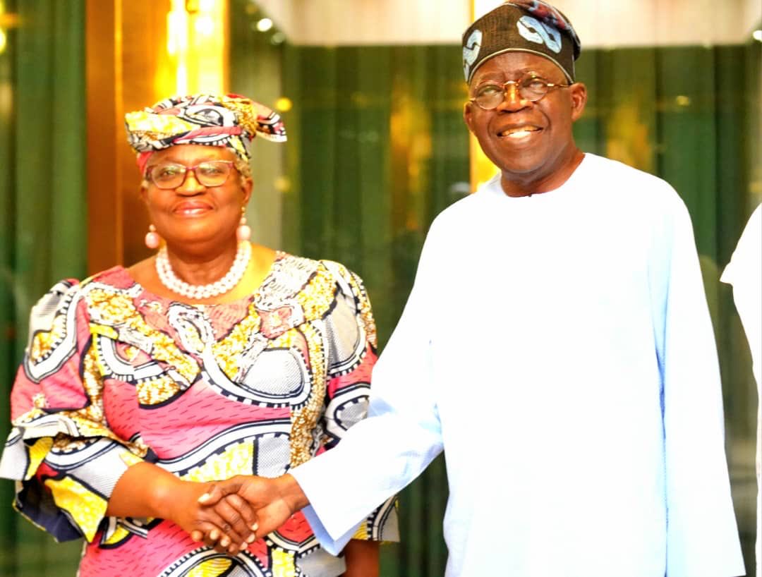 NOIweala's tweet photo. Really good conversation with  HE Mr President ⁦@officialABAT⁩ focused  on supporting poor and vulnerable Nigerians at this difficult time. Also discussed the need for Nigerians to work together to build a strong job creating economy including what @wto can do to support! https://t.co/qrBAhGrjon