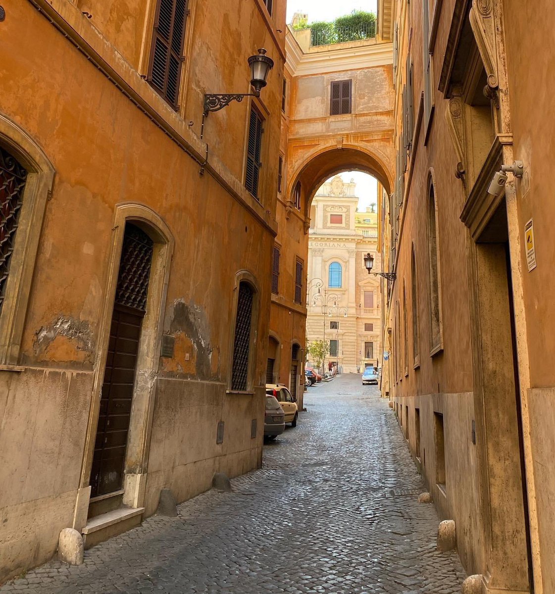 wantedinrome's tweet photo. Via del Vaccaro / Piazza della Pilotta #Rome https://t.co/XnBtbWkWph