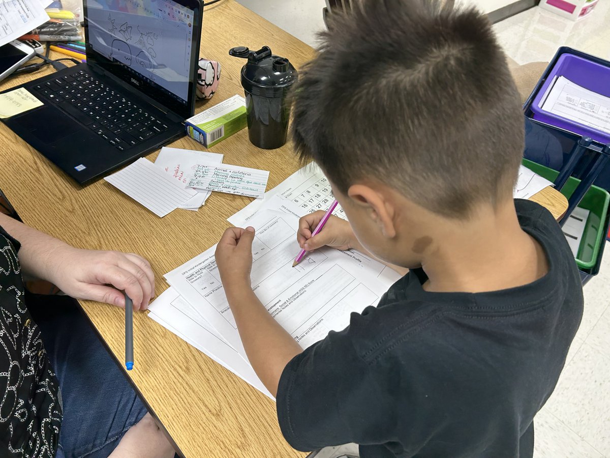 SouthwestDPS's tweet photo. Day 2 of Kindergarten Camp. Students continued to work on procedures, heard a read aloud, did a literacy activity and began counting. #swseahawks #wearedps https://t.co/UXPnKCZv9H