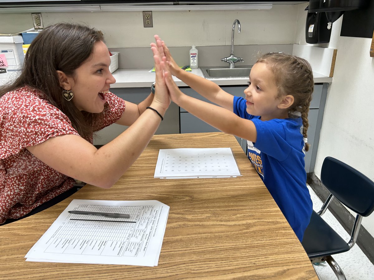SouthwestDPS's tweet photo. Day 2 of Kindergarten Camp. Students continued to work on procedures, heard a read aloud, did a literacy activity and began counting. #swseahawks #wearedps https://t.co/UXPnKCZv9H