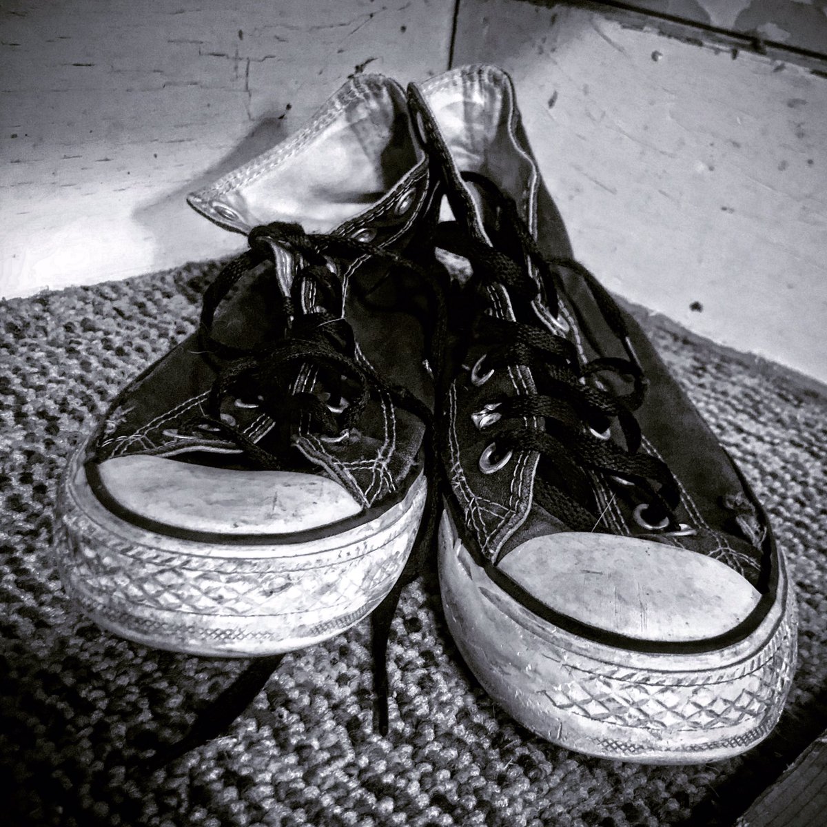 Old Converse 
#photography #creepy #creepyplaces #creepyphotos #creepy #creepyphotography #goth #timjacobus #goosebumpsaesthetic #converse #editedphoto #editedphotography #editedphotos