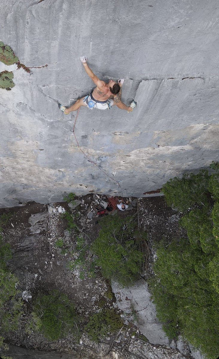Matt Lloyd with his TRAD climbing shoes + OUT chalkbag 👓⛰️ #tulsontolf #rockclimbing #mountains