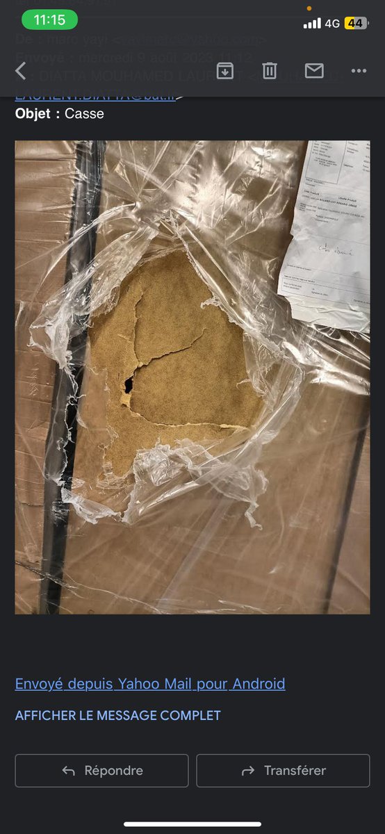 EzioShulsky's tweet photo. Bonjour @But , lorsque vous m'avez livré un canapé à 1000€ dans cet état (dont 200€ de livraison+montage) et détérioré par vos livreurs lors de la livraison, vous ne remboursez ni frais de montage, ni frais de livraison ? ET 3 semaines d'attente pour relivrer ? Une solution ? https://t.co/6zbljGXqgH