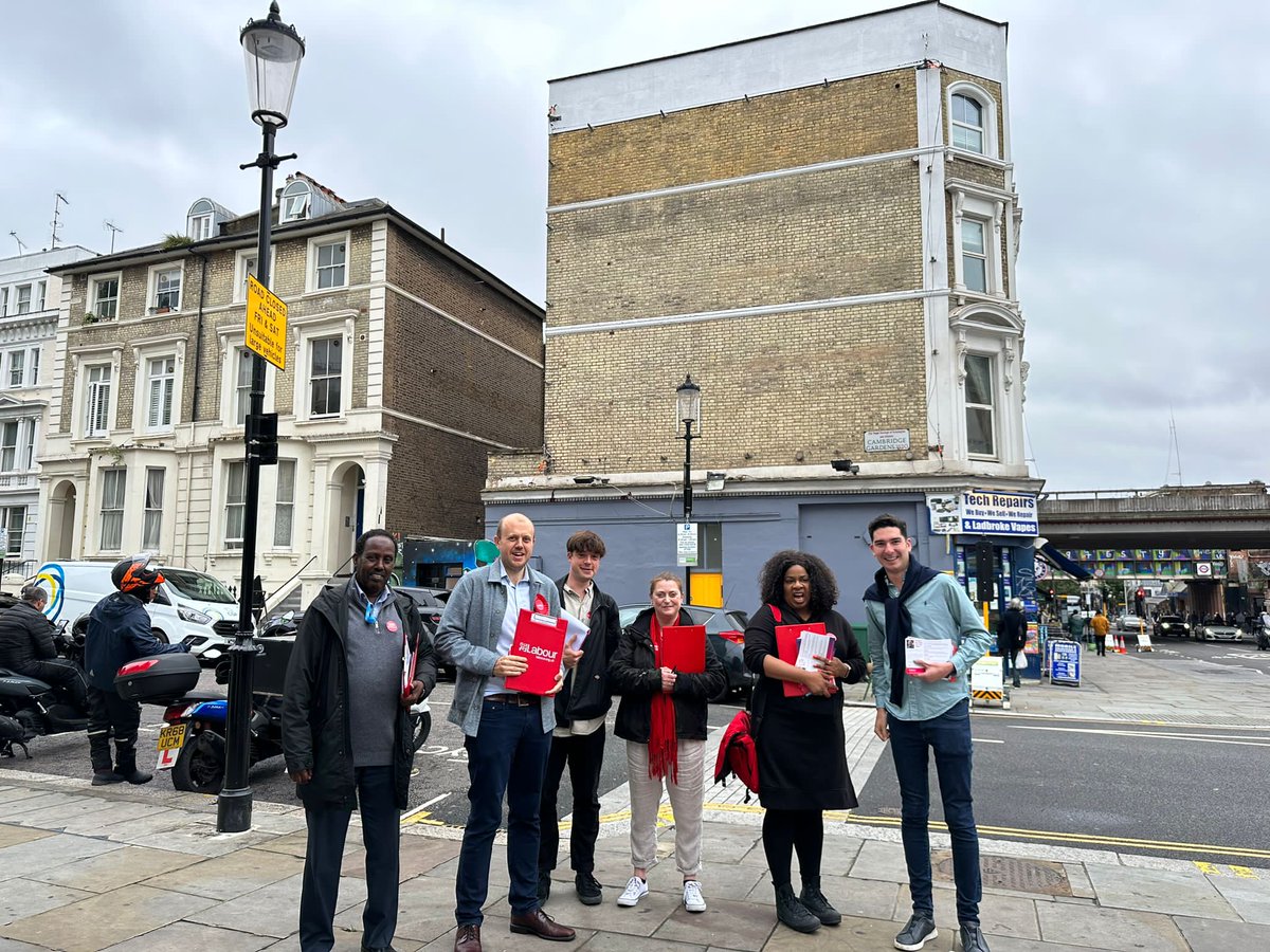 THINK_NorthKen's tweet photo. #LabourCanvass yesterday in Golborne Ward with Kensington &amp; Bayswater candidate @josephpowell  @KensingtonCLP  + local cllrs Sina Lari, Abdullahi Nur, Claire Simmons &amp; @PortiaThaxter  
Housing a v big concern here as well as residents failed by Tory council &amp; govt 

#VoteLabour https://t.co/ycV3WFKHpT