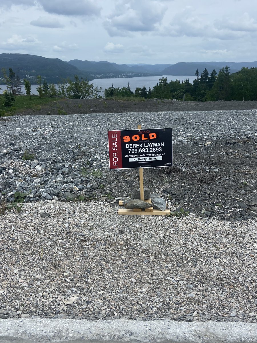 derekjlayman7's tweet photo. Back On the Market!! 

Ocean View building lot in sought after area of Corner Brook ! Lot measures 89x190 it's minutes to the TCH highway or shops downtown ! (similar style of home can be built here ) . 

*HST Extra 

MLS 1254099
A Royal Lepage NL Realty Listing https://t.co/cyQB0fNdAa