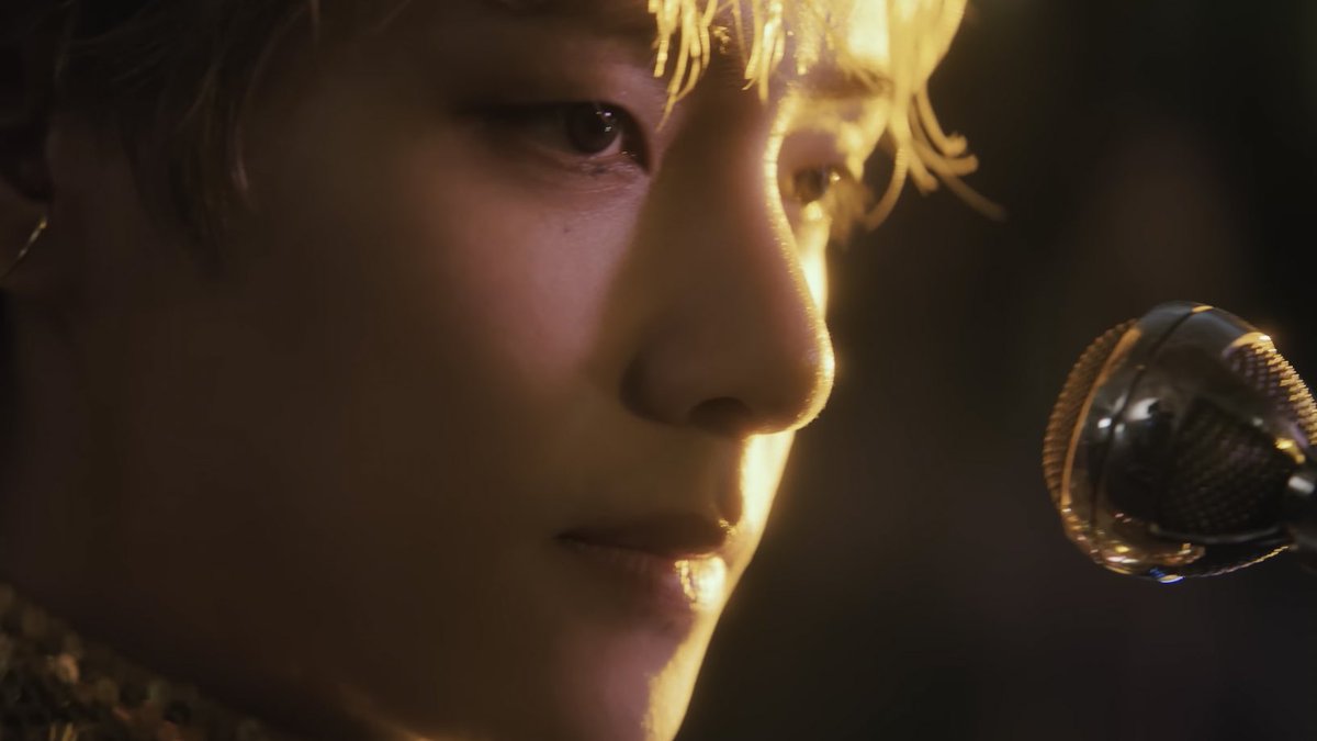 PopBase's tweet photo. BTS' V has released the music video to his pre-release ‘Love Me Again.’

Watch: https://t.co/1EXFX0LImE https://t.co/M0jnapSFFv