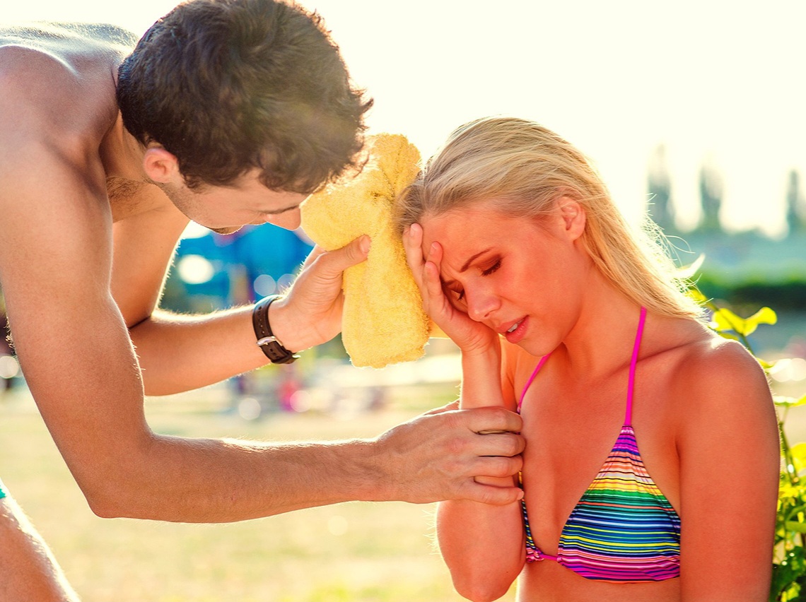 BoozeBandage's tweet photo. What's worse than being hot and sunburnt in these record high temperatures?! Being hot, sunburnt, AND hungover! You can't stop this heat, but you can prevent a hangover with a @boozebandage!!!
.
#Hot #Summer #Sunburn #RecordHigh #Heat #HangoverPrevention #Boozebandage https://t.co/QHwvkyqRFm