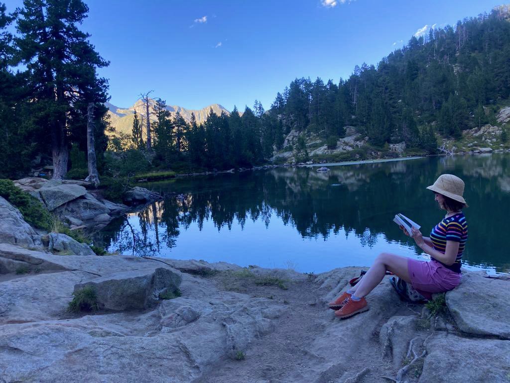 Book Lovers Day 📚
Día de los amantes de los libros
#9agosto

#ValledeEstós #BalldEstós #IbóndeEscarpinosa #Benasque #Benás #Huesca #PirineoAragonés