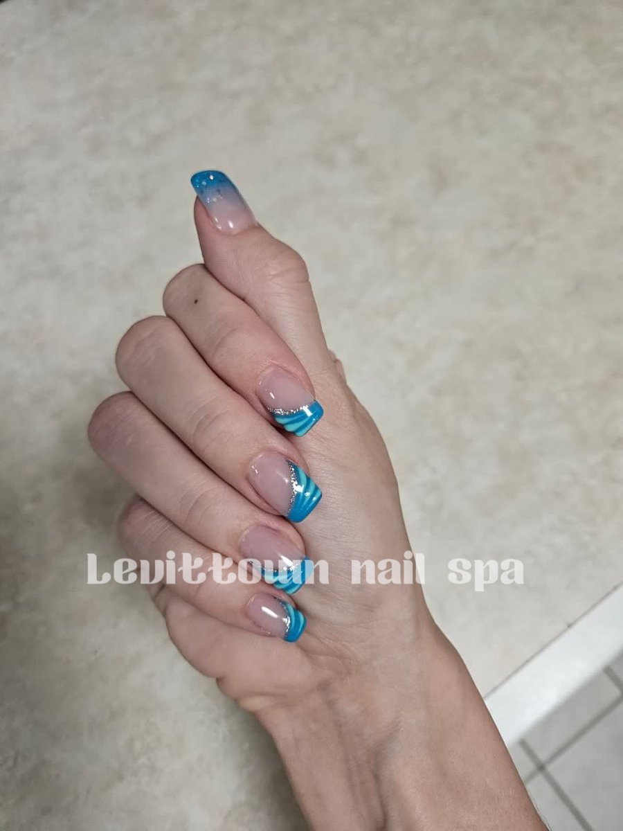 LevittownNail's tweet image. From chic to bold, try a spectrum of nail designs and own your fabulousness this month!💅✨🌻
📞Call us at +1 516-796-7300.
📍Located at 15 Emerson Ave, Levittown, NY 11756, United States
🌐 Book your reservation now: levittownnailspa.com
#manicure #pedicure #artificialnails