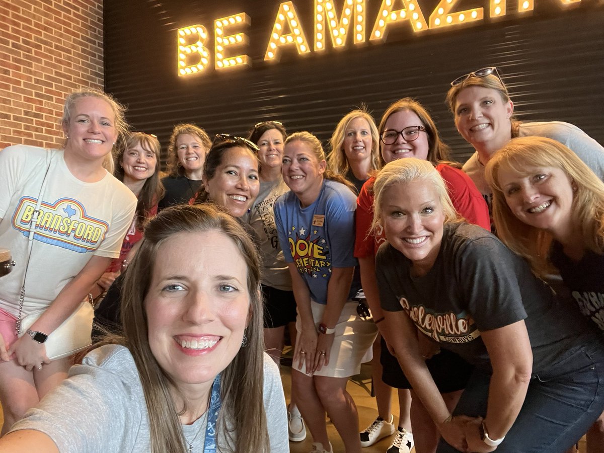 MrsQ_HMS's tweet image. I’m part of an amazing team of @gcisd Librarians! #GCISDLIB Ready for a great school year!