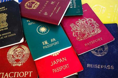 Hispanatolia's tweet photo. 90 años de #carcel por #defraudar a extranjeros con webs falsas de #migracion. Los #extranjeros #residentes en #Turquia accedían a estas #webs para prolongar sus #permisos de #trabajo o de #residencia, ingresando #dinero en #cuentas falsas.
https://t.co/9YP2fy8p03 https://t.co/9YzrNEMI9p
