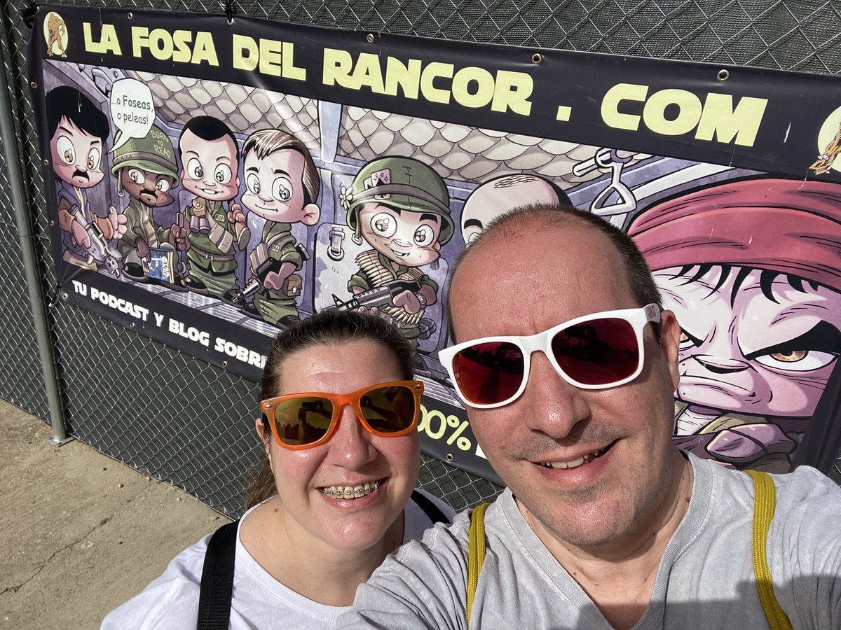 rafayeti14's tweet photo. Llegamos a @puerto_espacial y lo primero que vemos es a los chicos de @Lafosadelrancor #ofoseasopeleas https://t.co/KHPuJsjRqj