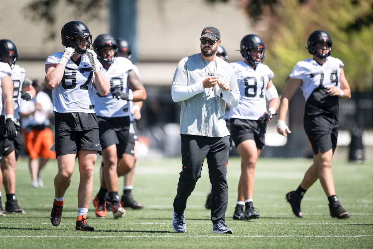 happy birthday <a href="/CoachWozniakTE/">Brian Wozniak</a> 🎉