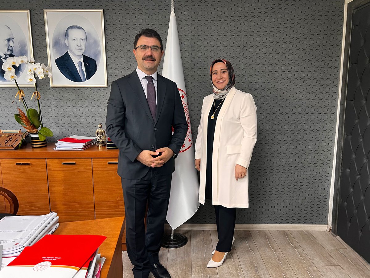 İlçe Millî Eğitim Müdürümüz Sn.Elif ÖZBEK, Din Öğretimi Genel Müdürü Sn.Dr.Ahmet İŞLEYEN'i makamında ziyaret etti. 
#eğitimdeparlayanyıldızmamak 
<a href="/tcmeb/">Millî Eğitim Bakanlığı</a> <a href="/Yusuf__Tekin/">Yusuf Tekin</a> 
<a href="/meb_dinogretimi/">MEB Din Öğretimi Genel Müdürlüğü</a> 
<a href="/drahmetisleyen/">Ahmet İşleyen</a> 
<a href="/elifozbek36/">Elif Özbek🇹🇷</a>
