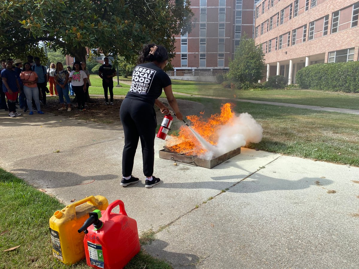 USMPhysPlant's tweet photo. @ResLifeUSM resident assistants are trained and ready to assist if needed! A special thank you to our fire/safety team and @Hattiesburg_MS Fire Department for conducting the training sessions.  #FireSafety #ResidentAssistants #livesouthernmiss #moveinandgroovin #campusliving https://t.co/cM6T9UZ9YJ