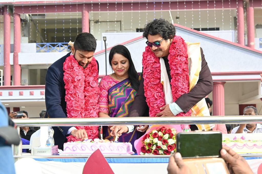 SALEMSHARAVANAN's tweet image. A very pleasant evening at the launch of the ‘Variyar Sporters’ - further refurbished and vastly improved sports facility - at #VMKVMC #VMRF #VinayakaMissions