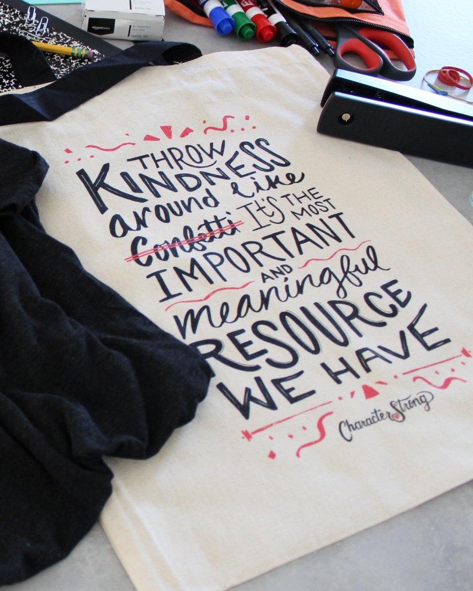 GIVEAWAY 💚 We are sending 2 lucky winners a brand new CharacterStrong Tote Bag, a CharacterStrong T-Shirt, and a $25 Amazon Gift Card.

3 STEPS TO ENTER ⬇️
1) Download your CharacterStrong Back to School Playbook
➡️ characterstrong.com/playbooks/
2) Like this post
3) Retweet this post