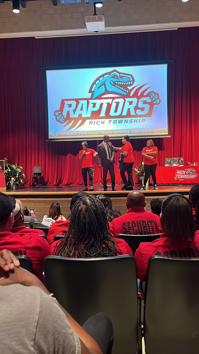 We’re back!!!!! <a href="/RichTownshipHS/">Rich Township HSD 227</a> Happy new school year. #richinstudentsuccess