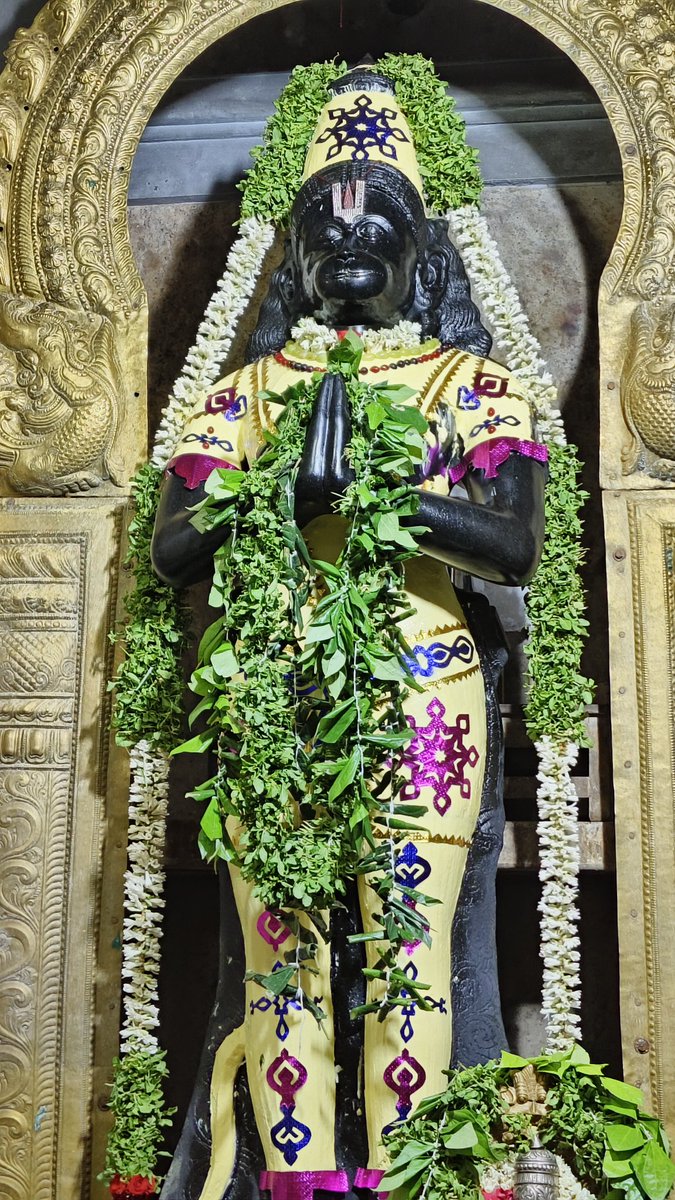 LGov_Puducherry's tweet photo. Blessed to visit the sacred Anjaneya Swami Temple in Ashok Nagar, Chennai. Today, I offered my heartfelt prayers for the well-being of our beloved nation. May the divine blessings shower upon every soul, uniting us in unity and prosperity.
#PrayersForNation #UnityInDivinity https://t.co/ywi7wCVfeq