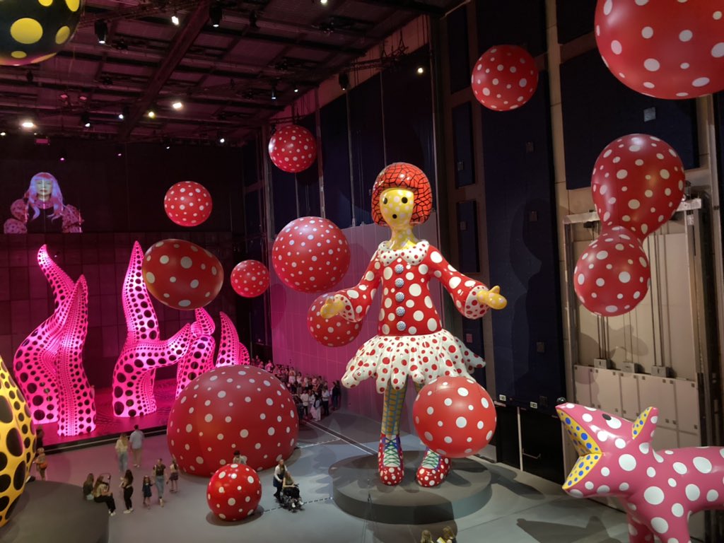 MrDavidScales's tweet photo. People ask about our #pinklines and #pinkspots - glad to be able to show the inspiration. Thanks to Ms Ward for the Yayoi recommendation. https://t.co/1XO08TdFsc