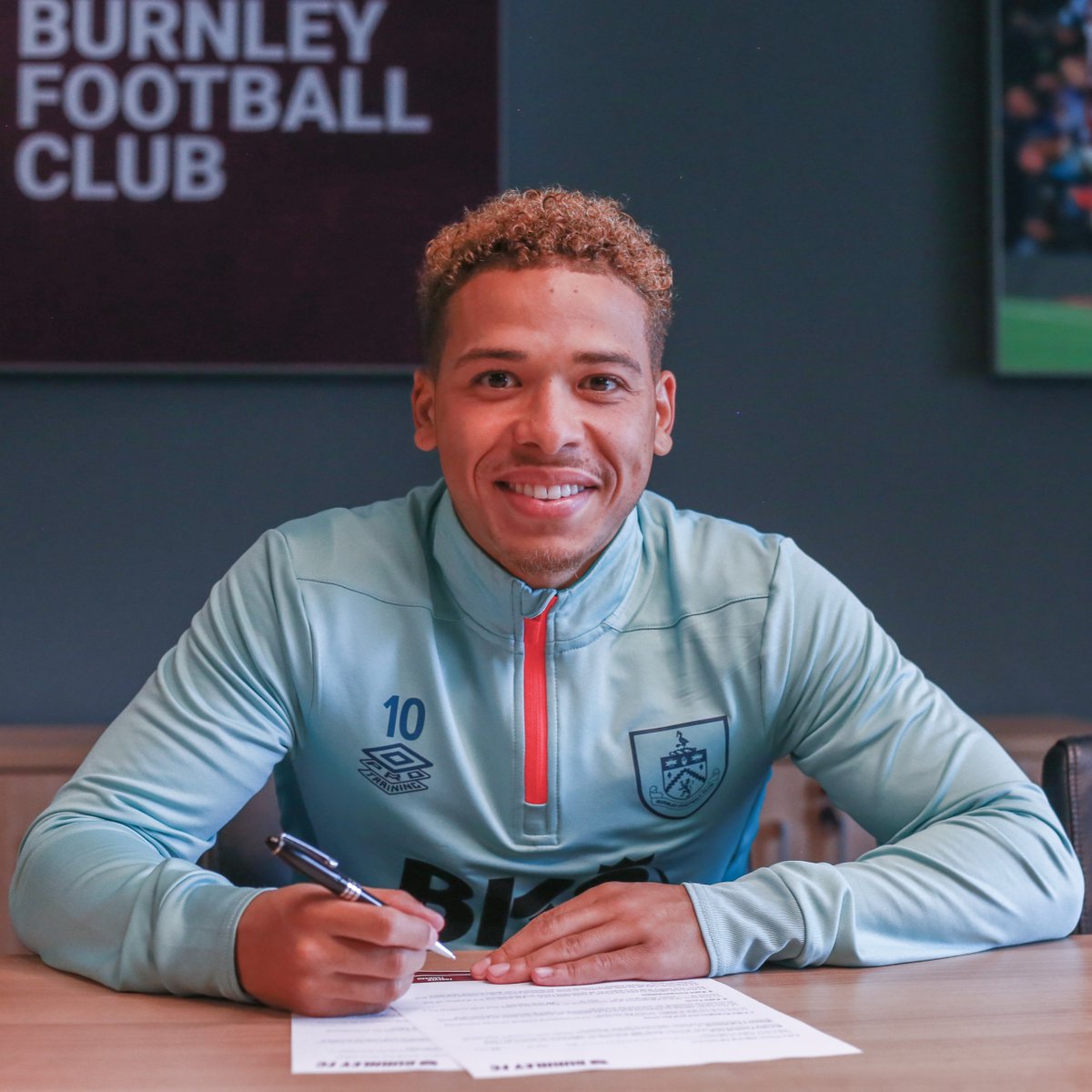 Burnley FC tweet media