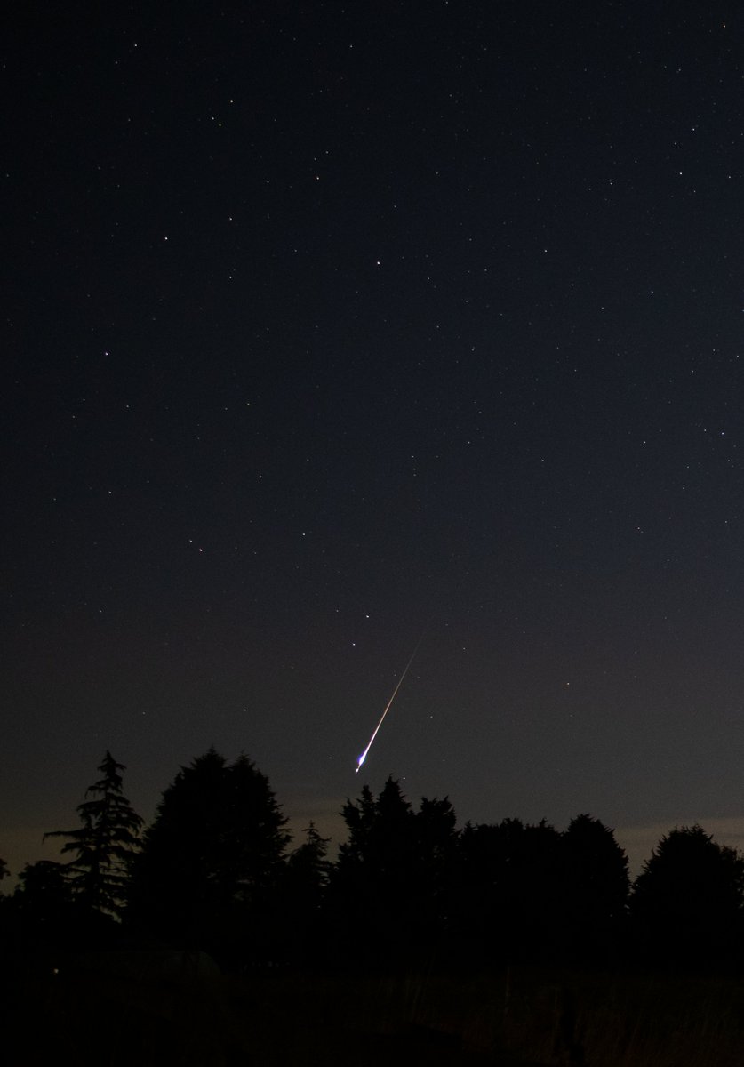 Perseid meteor this morning at around 2:50 AM, looking NNE. @UKMeteorNetwork