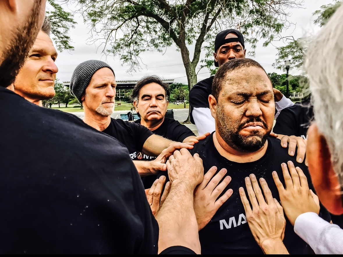 mofrising's tweet photo. If you can't be intimate with other men you likely struggle being that way with your wife &amp; kids. Man On FIRE - getting men out of their head and back into their power &amp; hearts.

#manonfirerising #davidmehler #coaching #support #accountability https://t.co/khf5D9UbzV