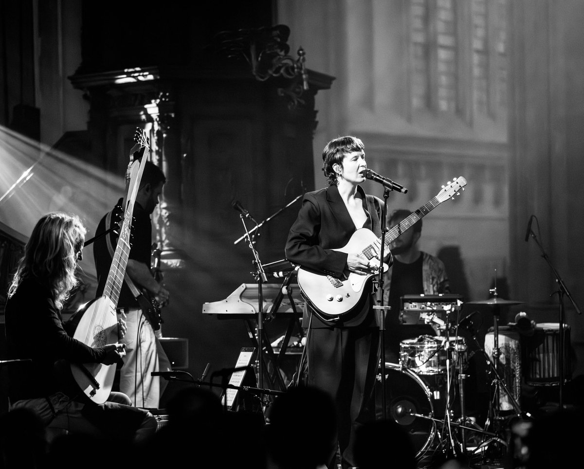 Our second show with the ensemble last month was a very special evening &lt;3 thanks for coming!  Next up, and last chance (!) will be at Concertgebouw Amsterdam, the 15th of September. For tickets &gt;&gt; concertgebouw.nl/concerten/3301…

Photo by Victor Peters at the Stevenskerk Nijmegen