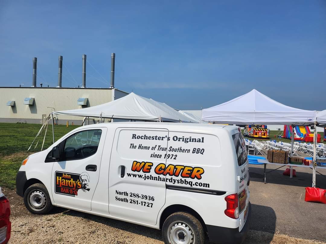 johnhardysbbq's tweet photo. No need to grill, we'll bring the thrill! 🚚🍗 Give us a ring and experience the joy of BBQ delivered to you! 📱 

#BBQJoy #CallForDeliciousness https://t.co/2MY7lWWr5w