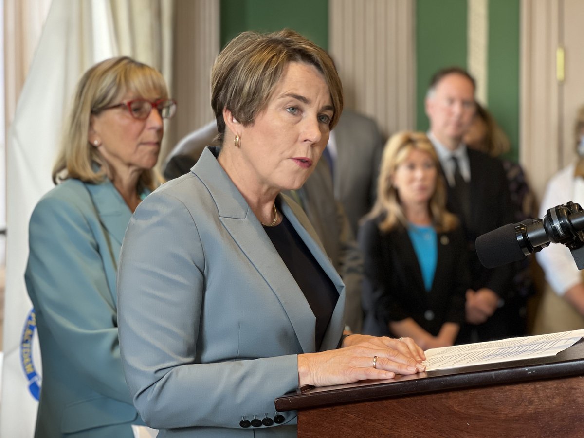 lisakashinsky's tweet photo. Mass. Gov. @maura_healey says the $20 million “MassReconnect” program to make community college free for those over age 25 without college degrees will be in place for this fall #mapoli https://t.co/ayM3RI9u9L