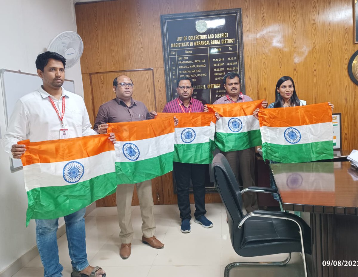 cpmgtelangana's tweet photo. Delivery of National Flags to District Collectors
#IndiaPost4Tiranga
#HarGharTiranga
#HarDilTiranga
@IndiaPostOffice
@mygovindia
@AshwiniVaishnaw
@devusinh
@PIB_India
@PIBHyderabad
@AmritMahotsav
@PMOIndia
@airnewsalerts
@MinOfCultureGoI
@TexMinIndia
@DDNewslive https://t.co/2K79ko7dvg