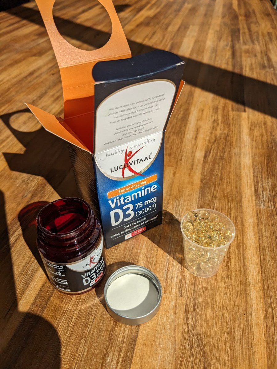 basovink's tweet photo. @Lucovitaal wil dat ik fan word.  Producten zijn prima, maar ik word pas fan als ik minder lucht of meer product krijg! @Consumentenbond https://t.co/F2oW7xiwsd