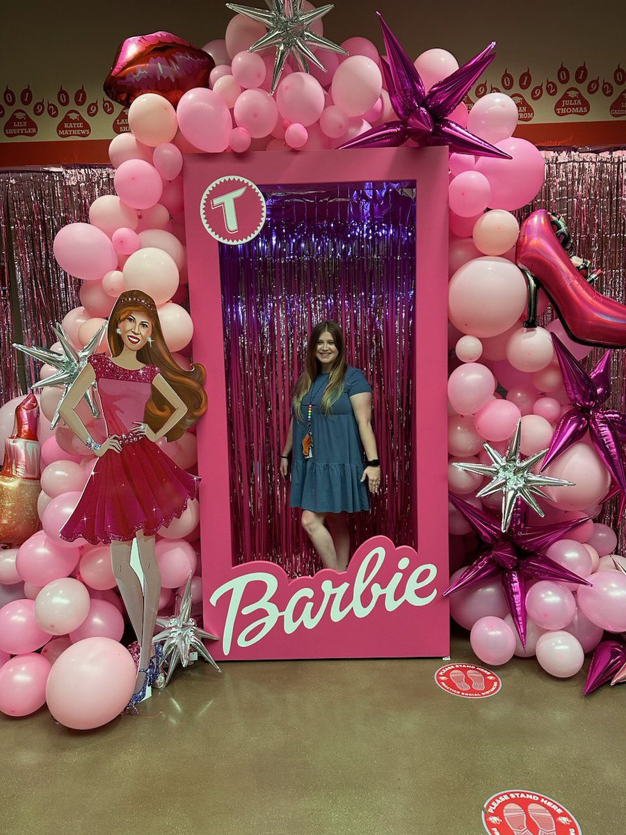 teachthemART's tweet photo. #teacherBarbie @TomballISD #artbarbie https://t.co/IrL6AJ4A93