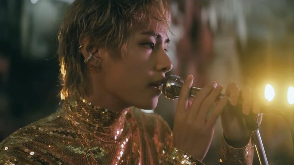 flirtaeguk's tweet photo. Love Me Again, by V.

#V_LoveMeAgain 
#LoveMeAgainByV 
#V_Layover https://t.co/7hjHjSsEFN