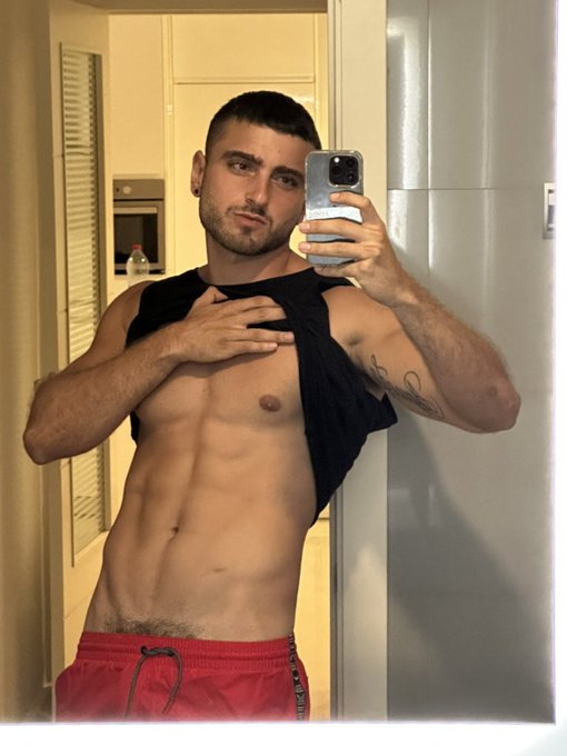 F*CK SENDING A DICK PIC TO EVERYONE WHO LIKES https://t.co/UgvFBDOMUh