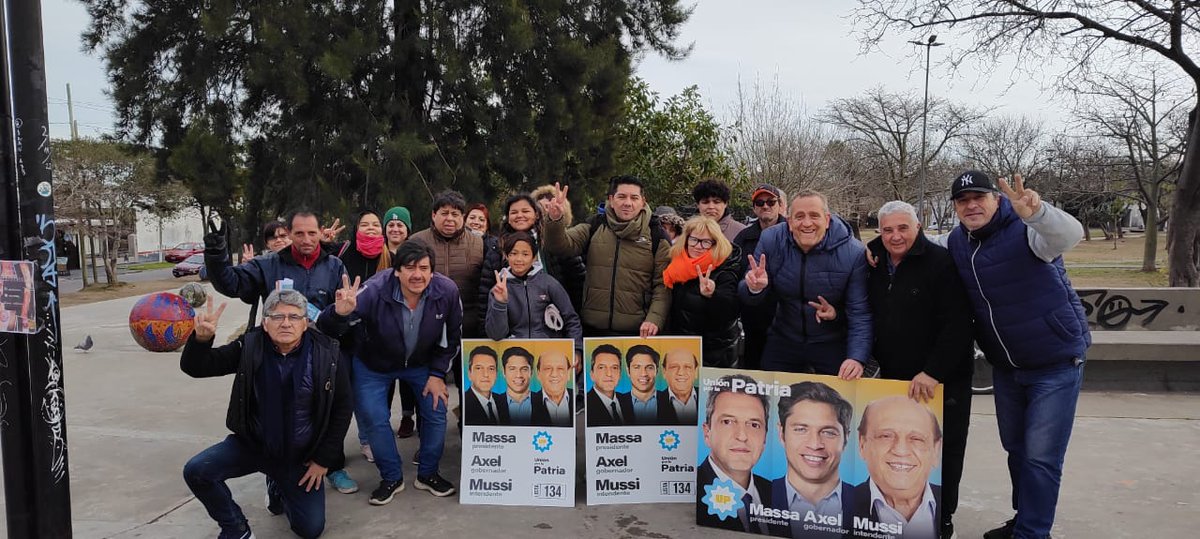 IdentidadAR's tweet photo. GRAN TRABAJO MILITANTE EN LA TERCERA SECCIÓN DE LA PROVINCIA DE BUENOS AIRES

👉🏻Seguimos casa por casa barrio por barrio siempre firmes  y con convicción por todo lo que se hizo  y para seguir profundizando , por que el futuro de la patria esta en nuestras manos. https://t.co/FL4czSXzra