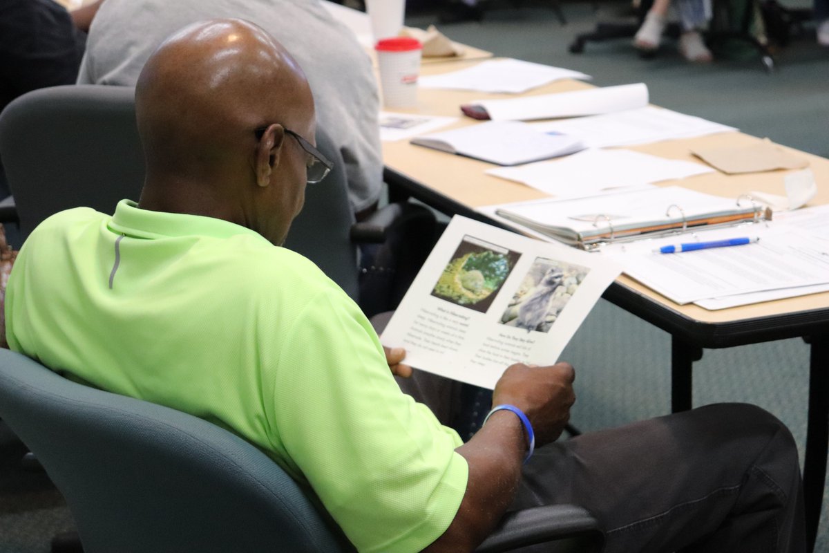 UnitedWayCG's tweet photo. Read United season is here! Our amazing volunteers are gearing up with training for the upcoming school year, all set to empower kids to read at grade-level. #readunited #gradelevelreading https://t.co/NNGPdEnLIs