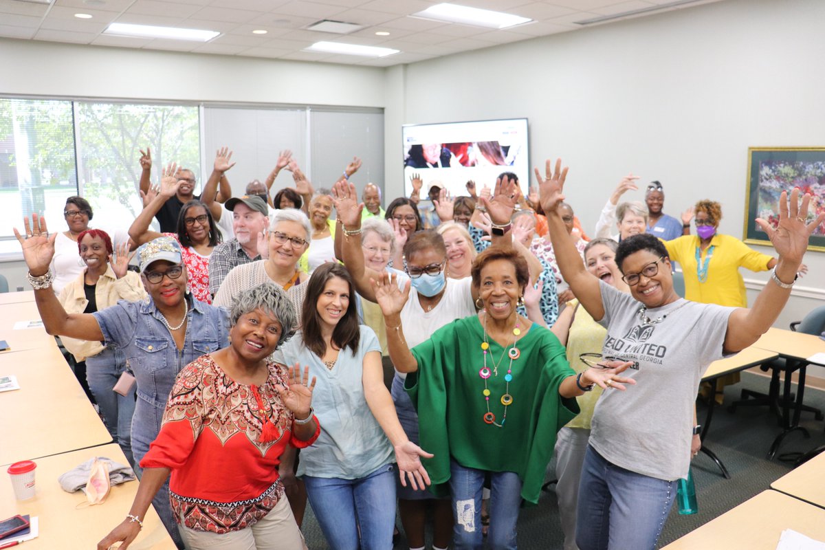 UnitedWayCG's tweet photo. Read United season is here! Our amazing volunteers are gearing up with training for the upcoming school year, all set to empower kids to read at grade-level. #readunited #gradelevelreading https://t.co/NNGPdEnLIs