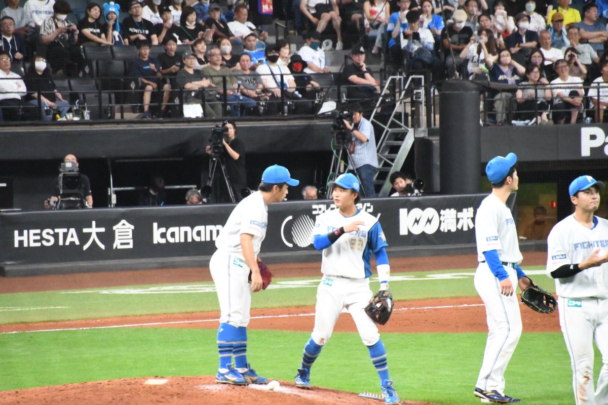 SUMINAFHERO61's tweet photo. #2023年08月09日　
#loveFighters 
#山本拓実
#奈良間大己
#sec116 
#３列目

奈良間くん1年目、山本くんは移籍1年目でお互い気を遣ってる感じが良きです https://t.co/VYsL2wPV7f