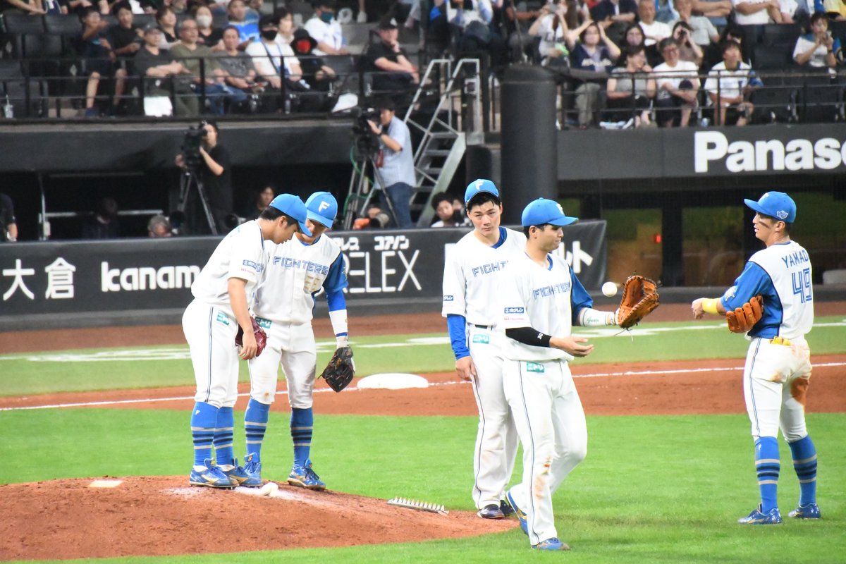SUMINAFHERO61's tweet photo. #2023年08月09日　
#loveFighters 
#山本拓実
#奈良間大己
#sec116 
#３列目

奈良間くん1年目、山本くんは移籍1年目でお互い気を遣ってる感じが良きです https://t.co/VYsL2wPV7f