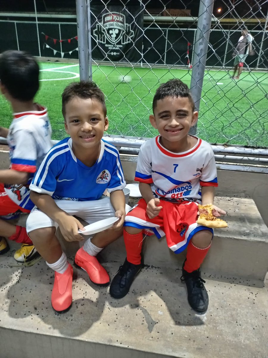 Leonesdelwest's tweet photo. Leones del West  
Los niños sub 6 y sub 8
Uniformes de practica y competencia 
💪💪 https://t.co/A6rGYo9eGc