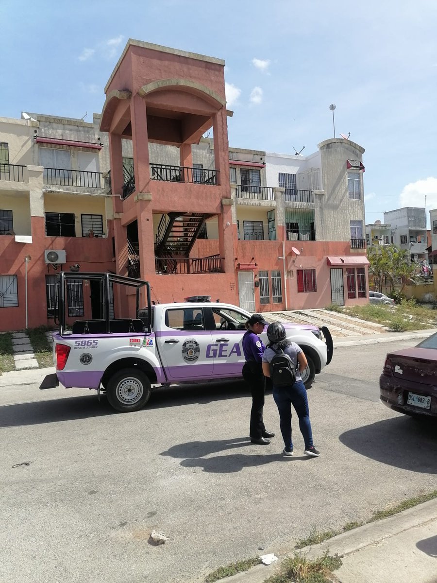 PoliciadeCancun's tweet photo. #IMPORTANTE
A través del Grupo #Geavig de BJ localizamos a una menor de 15 años con Alerta AMBER en la SM 107, en un operativo encabezado por el Secretario Gral del Ayuntamiento, Pablo Gutiérrez. Hay un masculino detenido. https://t.co/OrVWNUJaDW