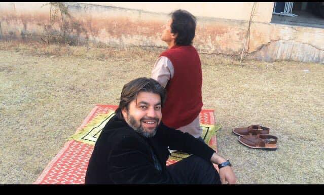 Ali_MuhammadPTI's tweet photo. ہمارے لیڈر کی جیل میں آج 5ویں رات ہے۔ 
آئیے دعاووں کا سلسلہ جاری رکھتے ہوئے @ImranKhanPTI صاحب کیلئے دعا کریں کہ 
اللَّـهِ خان صاحب کو اس امتحان میں سرخرو کرے اور انہیں جلد از جلد قید و بند کی صعوبتوں سے رہائ نصیب کرے اور دوبارہ ملک کا وزیراعظم بنائے۔ 
 
میرے ساتھ پڑھیئے 

بِسْمِ اللَّـهِ الرَّحْمَـٰنِ الرَّحِيمِ
اللهم صل على محمد
وعلى ال محمد كما صليت
على ابراهيم وعلى ال ابراهيم
أنك حميد مجيد

اللهم بارك على محمد
وعلى ال محمد كما باركت
على ابراهيم وعلى ال ابراهيم
أنك حميد مجيد
۔۔۔

هو الله الذي لا إله إلا هو عالم الغيب والشهادة هو الرحمن الرحيم 

هو الله الذي لا إله إلا هو الملك القدوس السلام المؤمن المهيمن العزيز الجبار المتكبر سبحان الله عما يشركون 

هو الله الخالق البارئ المصور له الأسماء الحسنى يسبح له ما في السماوات والأرض وهو العزيز الحكيم
۔۔۔

سُبحانَ اللَّهِ، والحمدُ للَّهِ، ولا إلَهَ إلَّا اللَّهُ، واللَّهُ أَكْبرُ، ولا حَولَ ولا قوَّةَ إلَّا باللَّهِ العليِّ العظيمِ
آمین